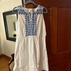 Vineyard Vines White and Blue Embroidered Dress